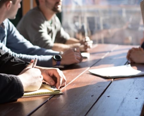 À quel âge céder son entreprise ? - business - réunion dirigeants business