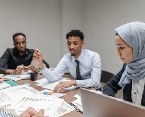 Les questions à se poser avant de céder son entreprise - business - réunion dirigeants business