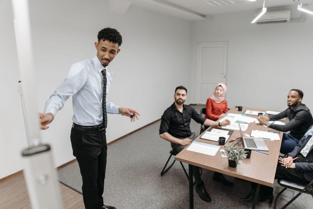Transmission d’entreprise : l’enjeu des organisations professionnelles - business - réunion dirigeants business