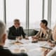 FISCALITÉ : FAUT-IL CÉDER SON ENTREPRISE OU ATTENDRE ? - business - réunion dirigeants business