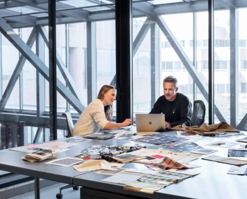 Acheter une entreprise ? 5 conseils à connaître - business - réunion dirigeants business