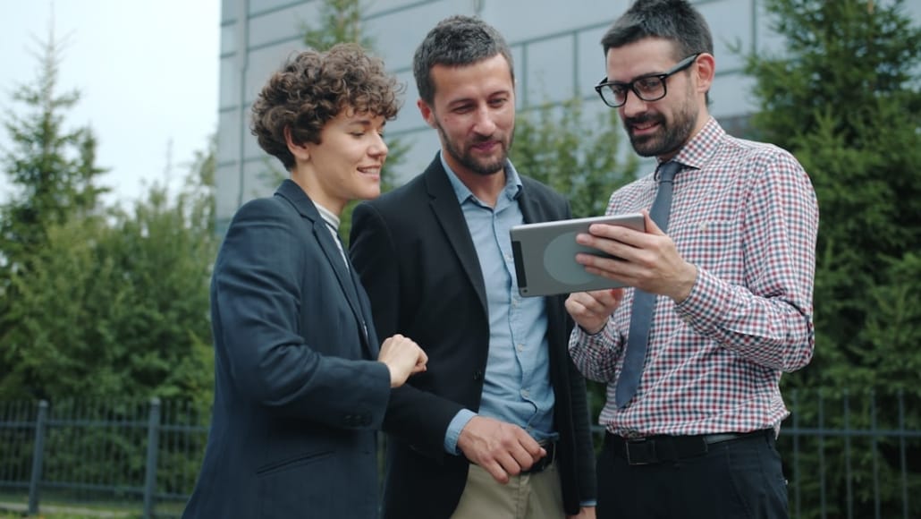 Transmission d’entreprise : enjeu de compétitivité - business - réunion dirigeants business