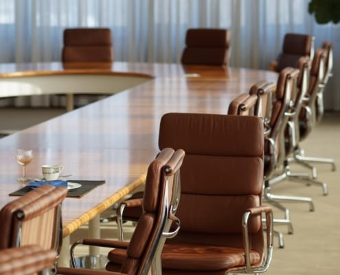 Transmettre une entreprise au Luxembourg : les avantages 8 Transmettre une entreprise au Luxembourg : les avantages - business - réunion dirigeants business