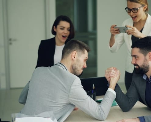 Les enjeux de la due diligence culturelle dans les acquisitions - business - réunion dirigeants business