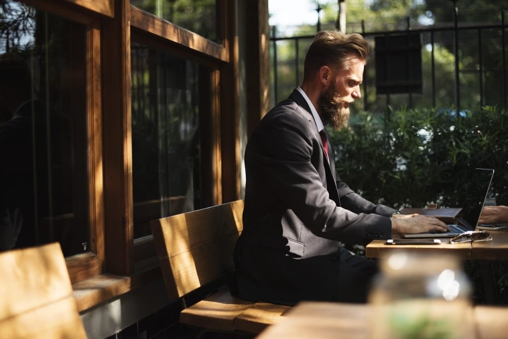 Créer ou reprendre une entreprise ? - business - réunion dirigeants business