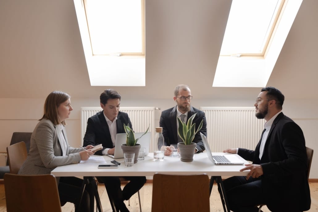 Comment réussir sa transmission d’entreprise ? - business - réunion dirigeants business