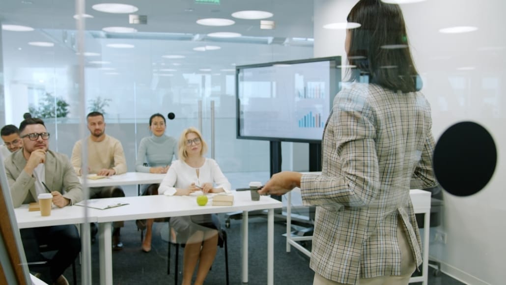 Les entrepreneurs français ne préparent pas leur transmission - business - réunion dirigeants business