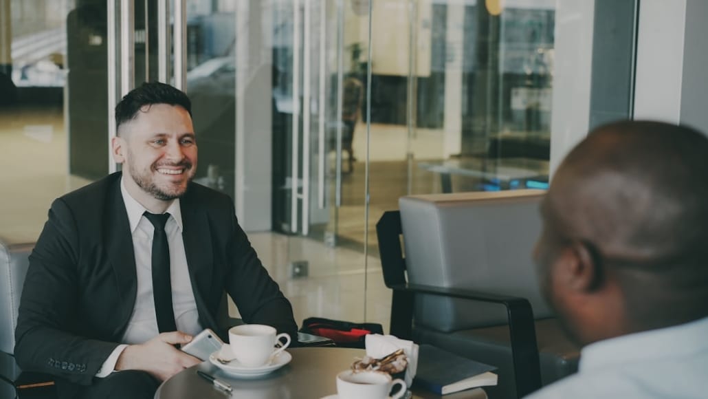 Nous travaillons sur une solution qui va révolutionner la vente d'une PME, votre avis est important - business - réunion dirigeants business