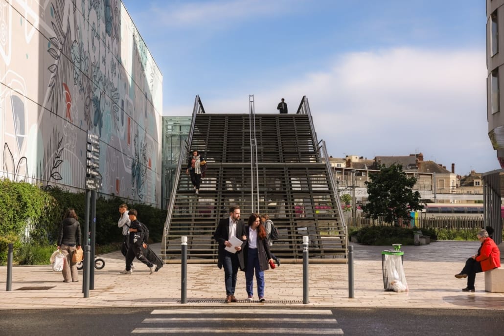 Comment Déterminer la Valeur de Mon Entreprise : Guide Pratique - business - réunion dirigeants business