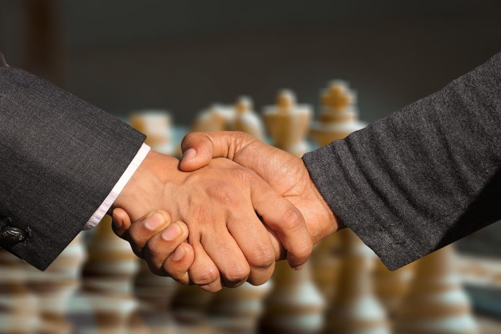 L'oeuvre de Chaplin : une fable des fusions-acquisitions en 2025 - business - réunion dirigeants business
