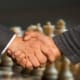 L'oeuvre de Chaplin : une fable des fusions-acquisitions en 2025 - business - réunion dirigeants business